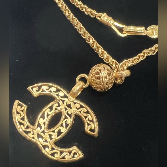 Chanel Vinatge 24k Gold Plated Long chain Necklace - Picture 8 of 9